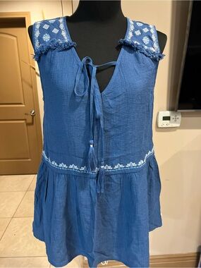 Blu Pepper Blue Sleeveless Tie-Front Embroidered Tunic